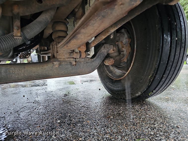 image for item DO2917 2006 International 4400  truck cab and chassis