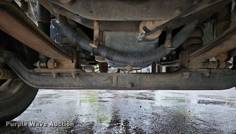 image for item DO2917 2006 International 4400  truck cab and chassis