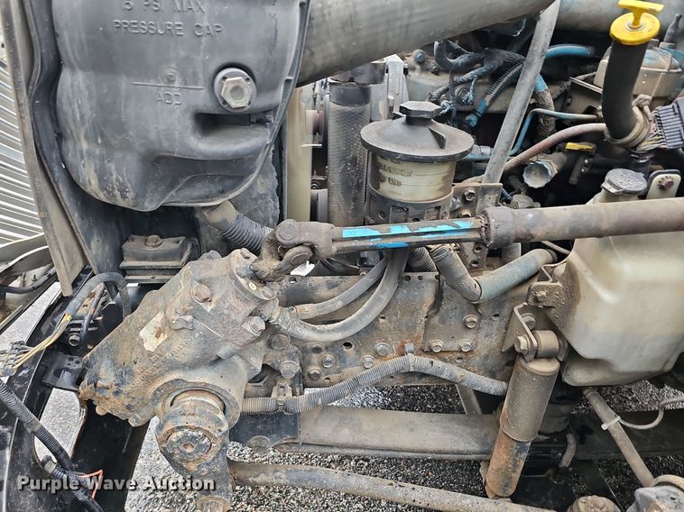 image for item DO2917 2006 International 4400  truck cab and chassis