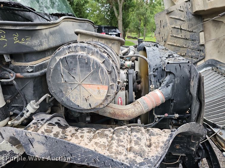 image for item DO2917 2006 International 4400  truck cab and chassis