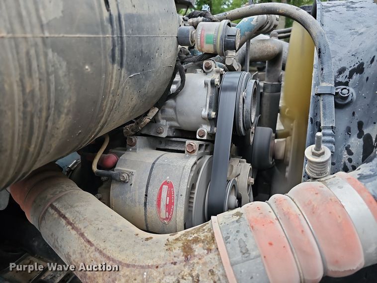 image for item DO2917 2006 International 4400  truck cab and chassis