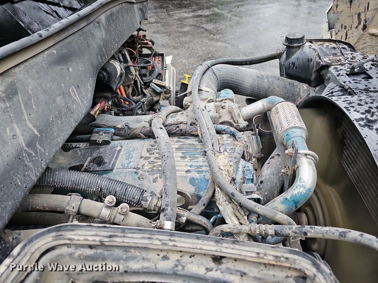 image for item DO2917 2006 International 4400  truck cab and chassis