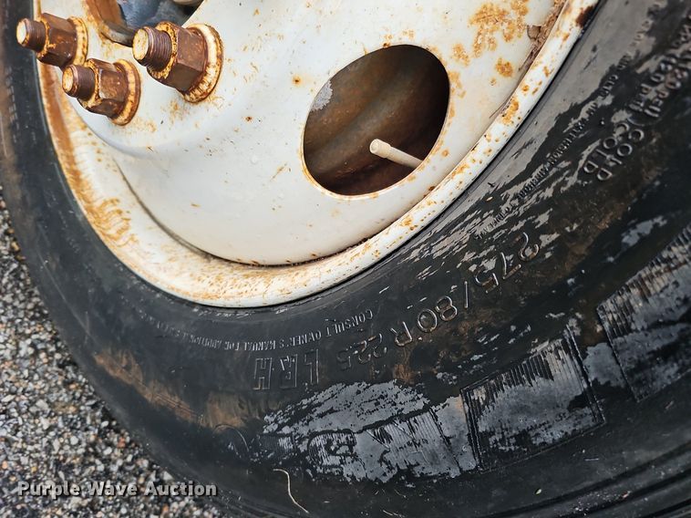 image for item DO2917 2006 International 4400  truck cab and chassis