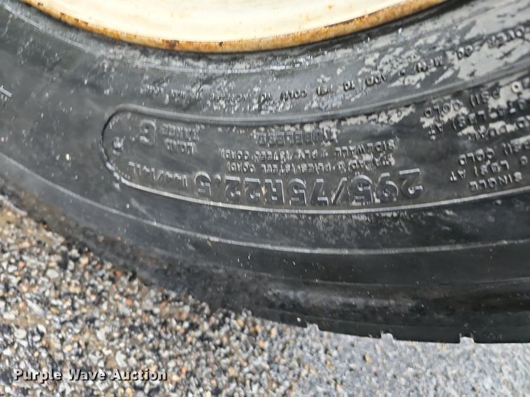 image for item DO2917 2006 International 4400  truck cab and chassis