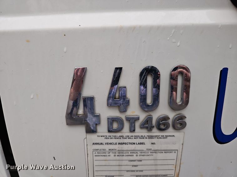 image for item DO2917 2006 International 4400  truck cab and chassis