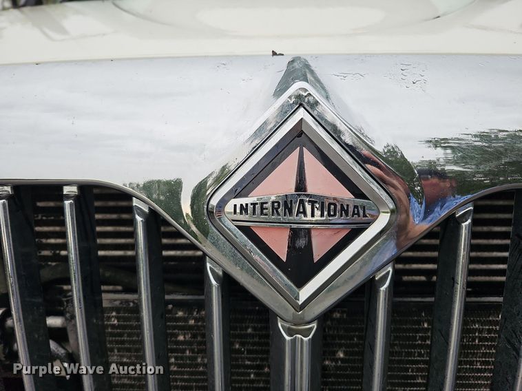 image for item DO2917 2006 International 4400  truck cab and chassis