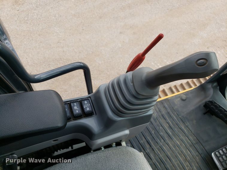 image for item DO2918 2019 John Deere 350G LC  excavator