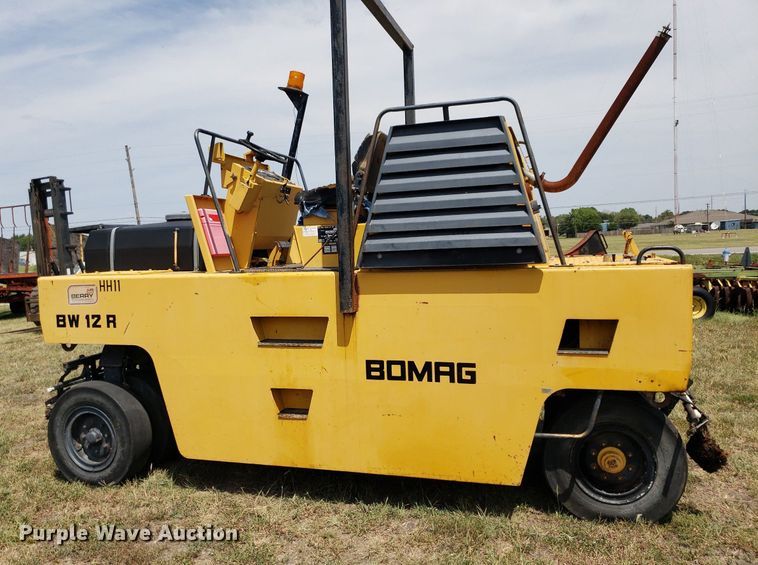 image for item DO2992 1987 Bomag BW12R  pneumatic roller