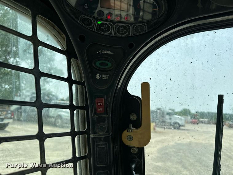 image for item DO5062 2012 Bobcat T750  tracked skid steer loader