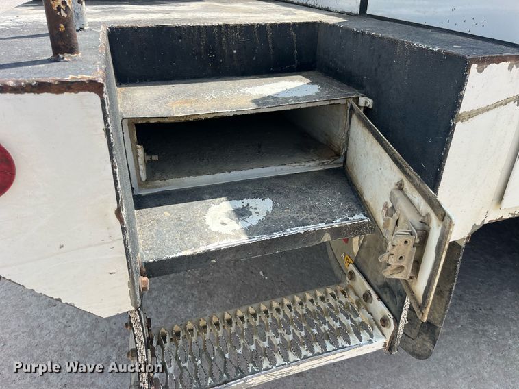 image for item DP0541 2016 Dodge Ram 5500HD  bucket truck