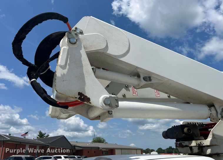 image for item DP0541 2016 Dodge Ram 5500HD  bucket truck