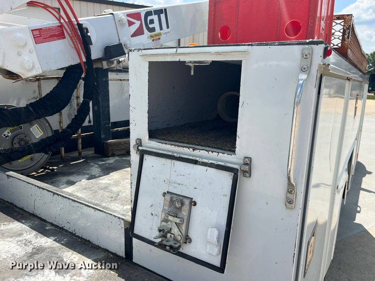 image for item DP0541 2016 Dodge Ram 5500HD  bucket truck