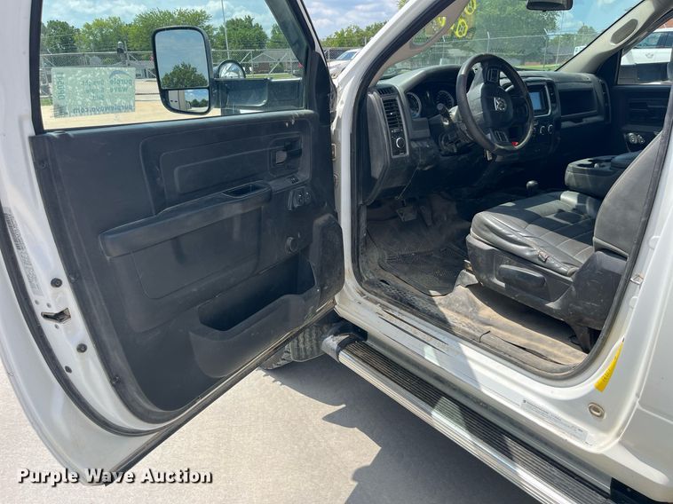 image for item DP0541 2016 Dodge Ram 5500HD  bucket truck