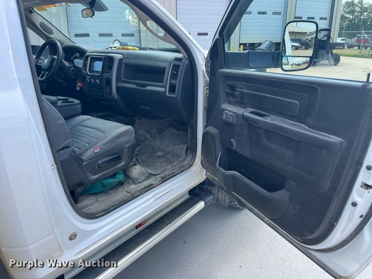 image for item DP0541 2016 Dodge Ram 5500HD  bucket truck