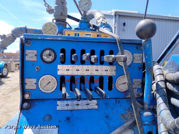 image for item DP3325 1999 CME 850  drilling rig