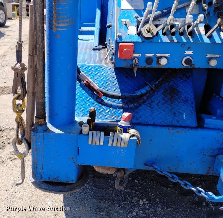 image for item DP3325 1999 CME 850  drilling rig