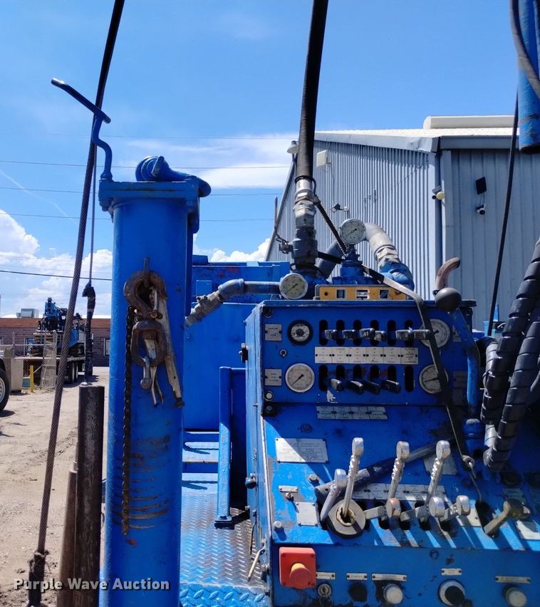 image for item DP3325 1999 CME 850  drilling rig