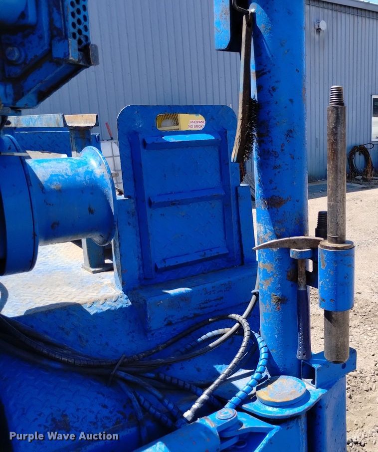 image for item DP3325 1999 CME 850  drilling rig