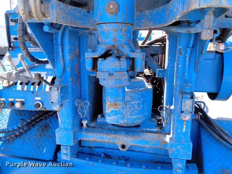 image for item DP3325 1999 CME 850  drilling rig