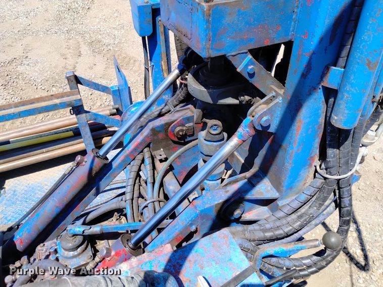 image for item DP3325 1999 CME 850  drilling rig