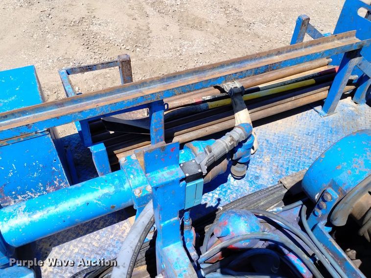 image for item DP3325 1999 CME 850  drilling rig