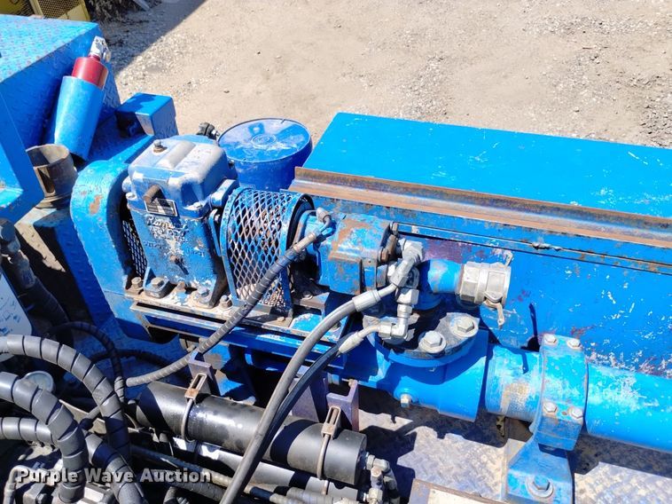 image for item DP3325 1999 CME 850  drilling rig