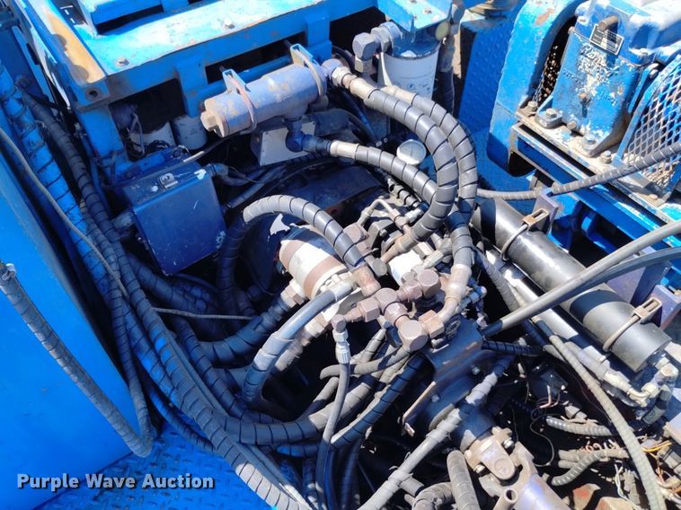 image for item DP3325 1999 CME 850  drilling rig