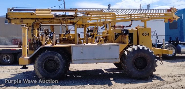 image for item DP3326 1974 CME 750  drilling rig