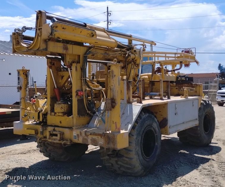 image for item DP3326 1974 CME 750  drilling rig