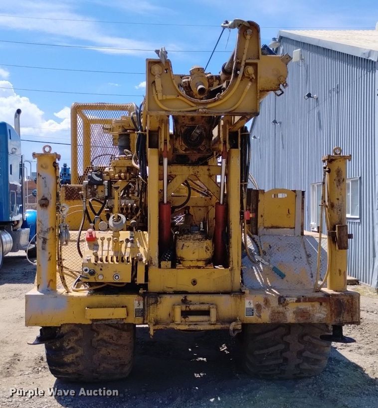 image for item DP3326 1974 CME 750  drilling rig