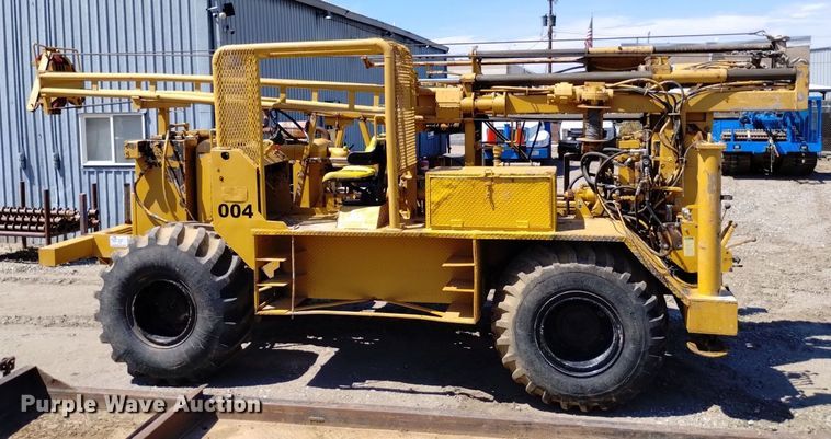 image for item DP3326 1974 CME 750  drilling rig