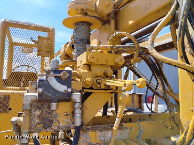 image for item DP3326 1974 CME 750  drilling rig