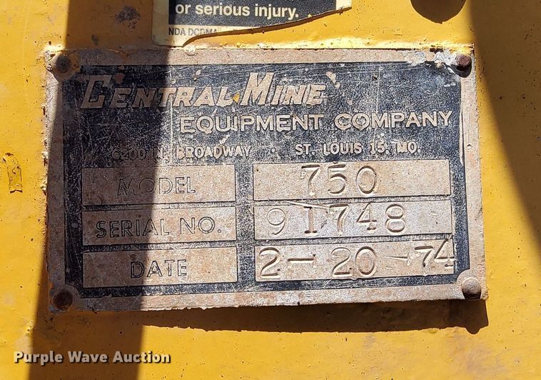 image for item DP3326 1974 CME 750  drilling rig