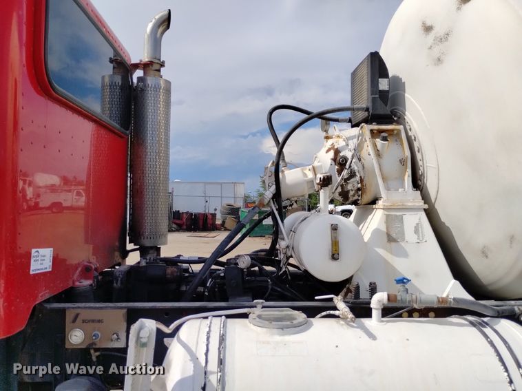 image for item DP3329 2007 Peterbilt 357  ready mix truck