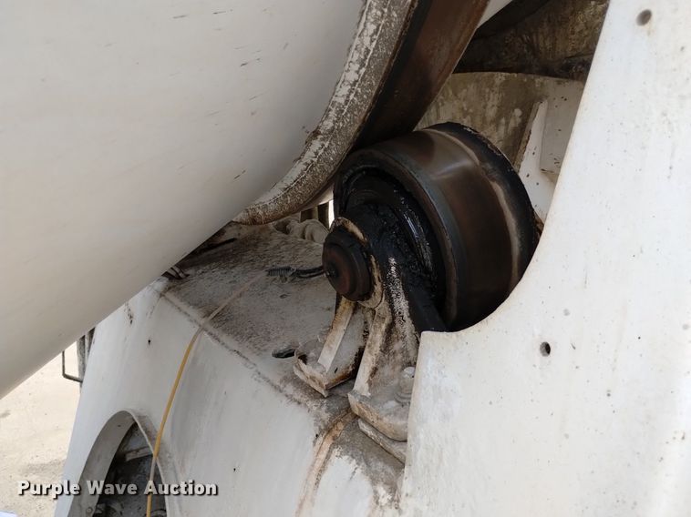 image for item DP3329 2007 Peterbilt 357  ready mix truck