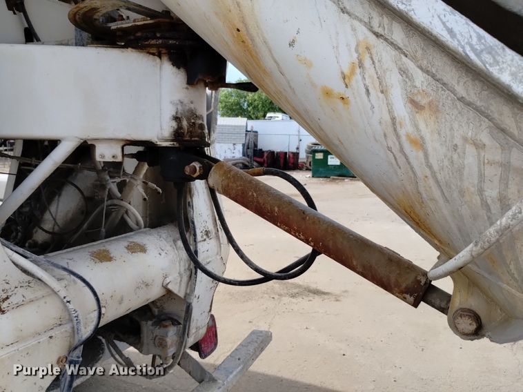 image for item DP3329 2007 Peterbilt 357  ready mix truck