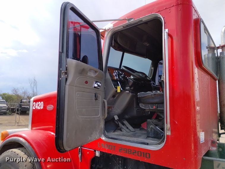 image for item DP3329 2007 Peterbilt 357  ready mix truck