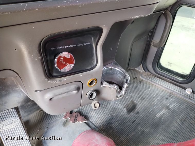 image for item DP3329 2007 Peterbilt 357  ready mix truck