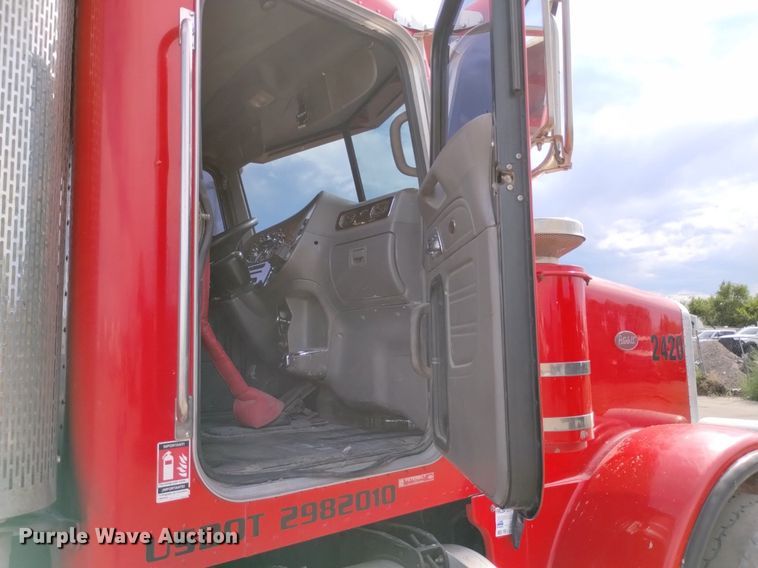 image for item DP3329 2007 Peterbilt 357  ready mix truck