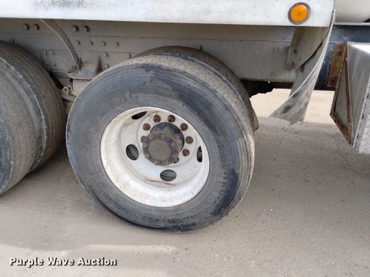 image for item DP3329 2007 Peterbilt 357  ready mix truck