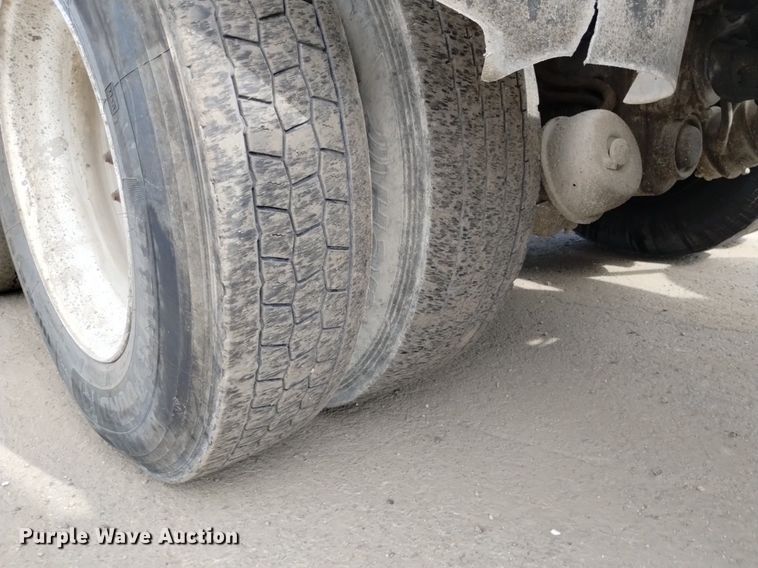 image for item DP3329 2007 Peterbilt 357  ready mix truck