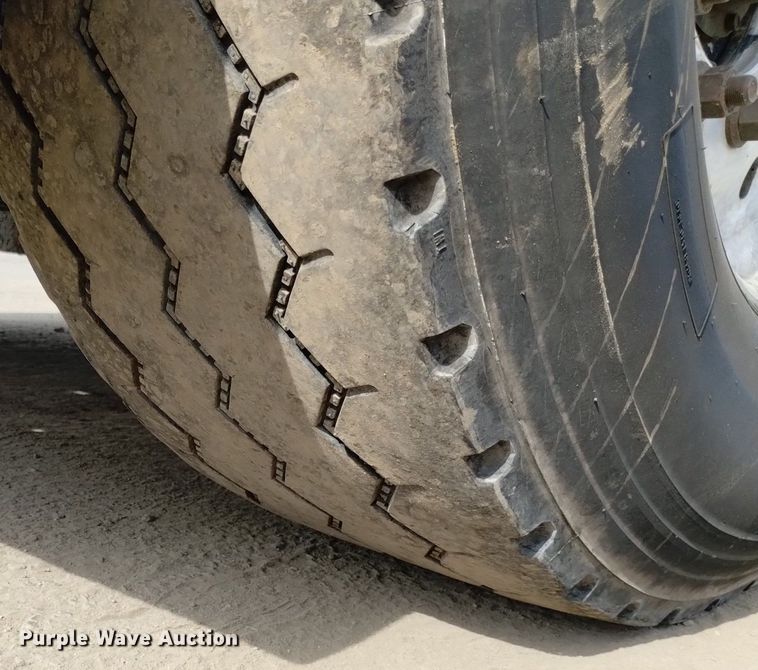 image for item DP3329 2007 Peterbilt 357  ready mix truck