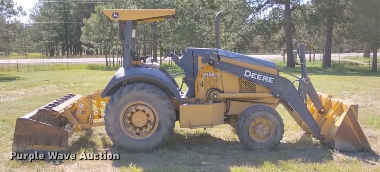 image for item DP3330 John Deere 210LJ  landscape tractor