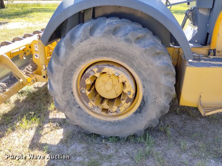 image for item DP3330 John Deere 210LJ  landscape tractor