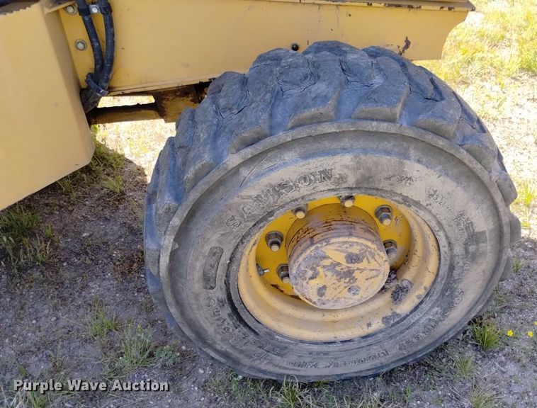 image for item DP3330 John Deere 210LJ  landscape tractor