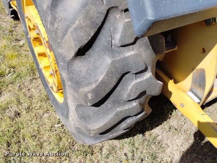 image for item DP3330 John Deere 210LJ  landscape tractor