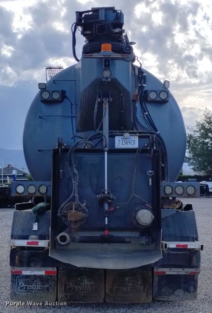 image for item DP3367 2014 Caterpillar CT660L  vacuum truck