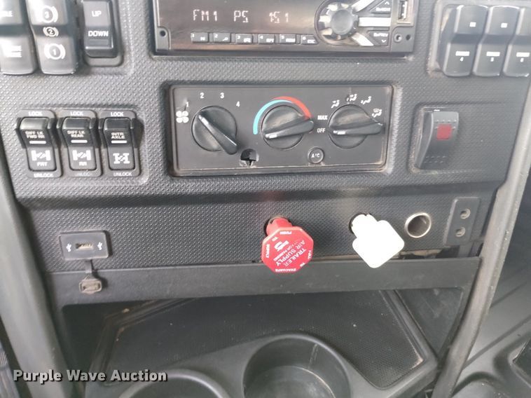 image for item DP3367 2014 Caterpillar CT660L  vacuum truck