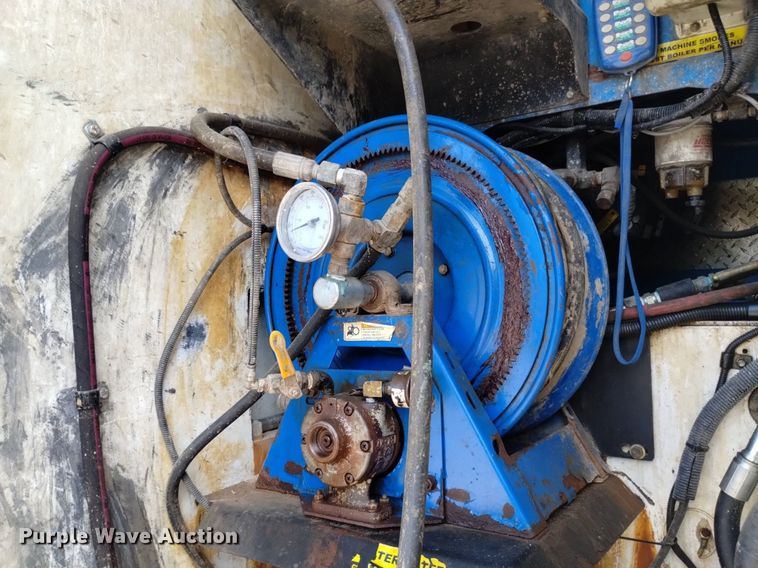 image for item DP3367 2014 Caterpillar CT660L  vacuum truck