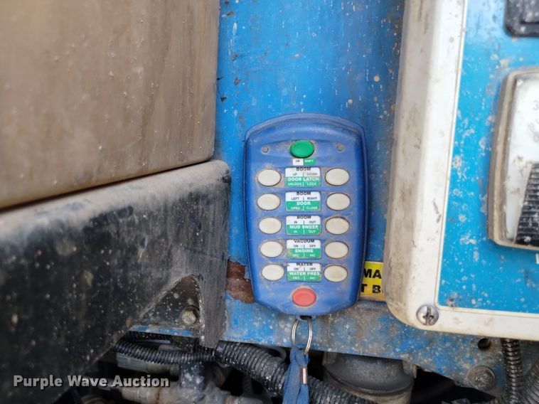 image for item DP3367 2014 Caterpillar CT660L  vacuum truck